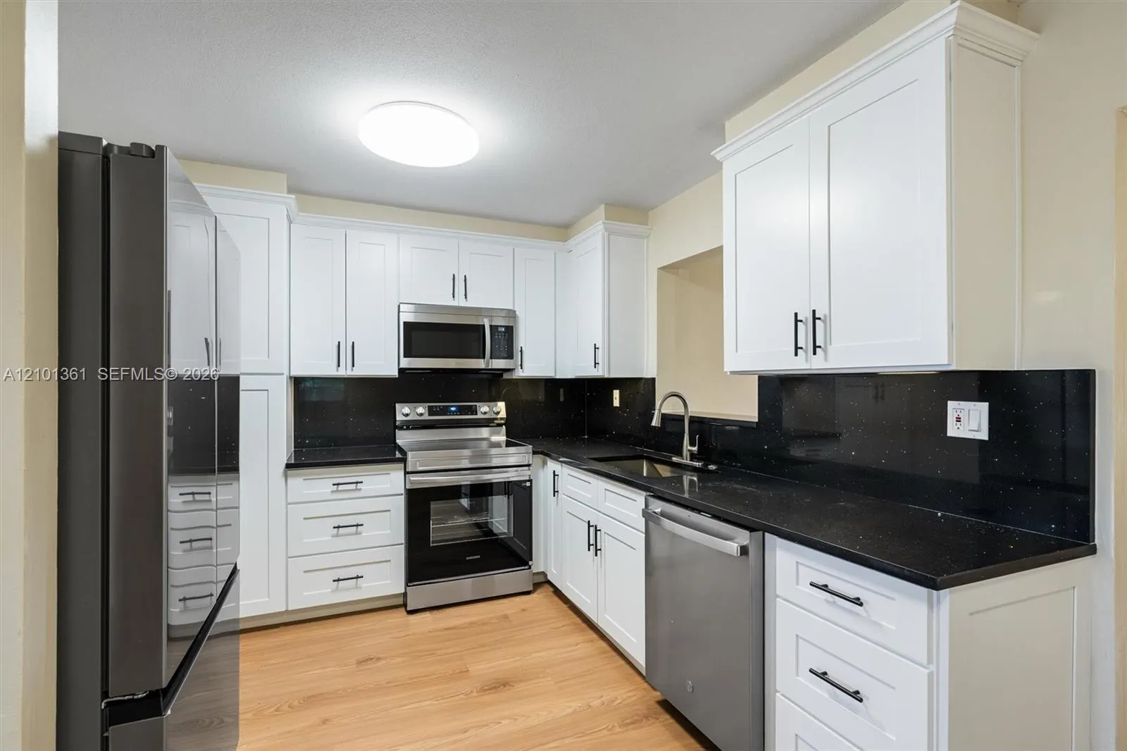 10 SW 11th Street