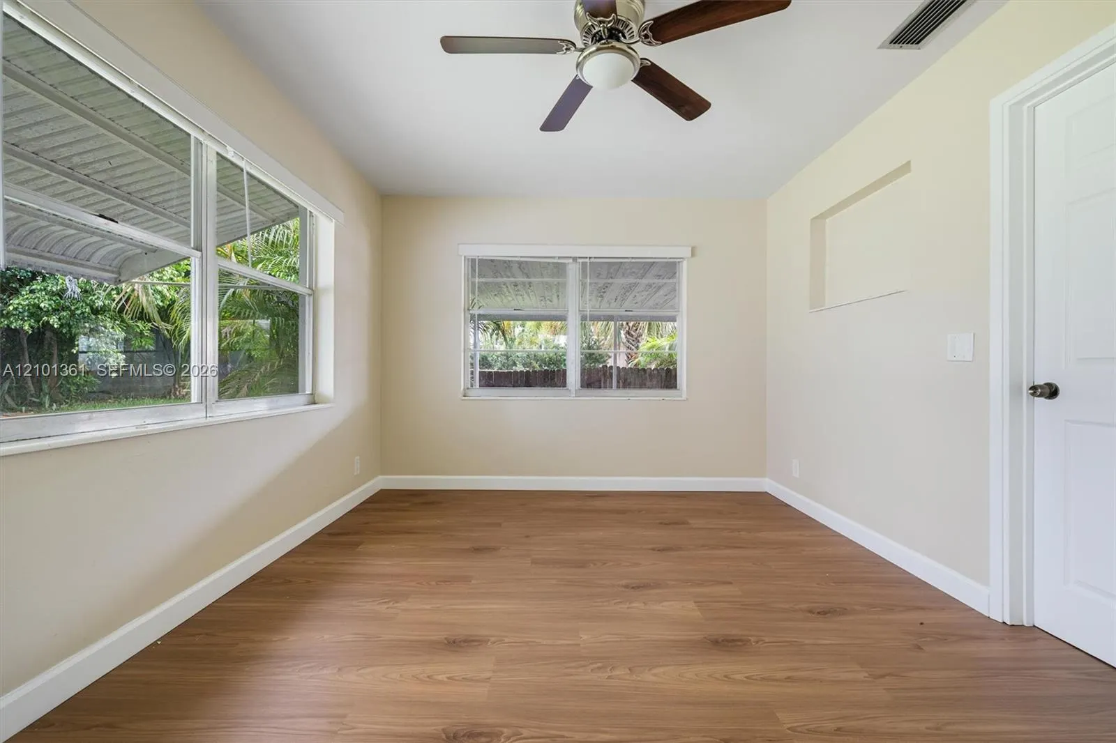 10 SW 11th Street