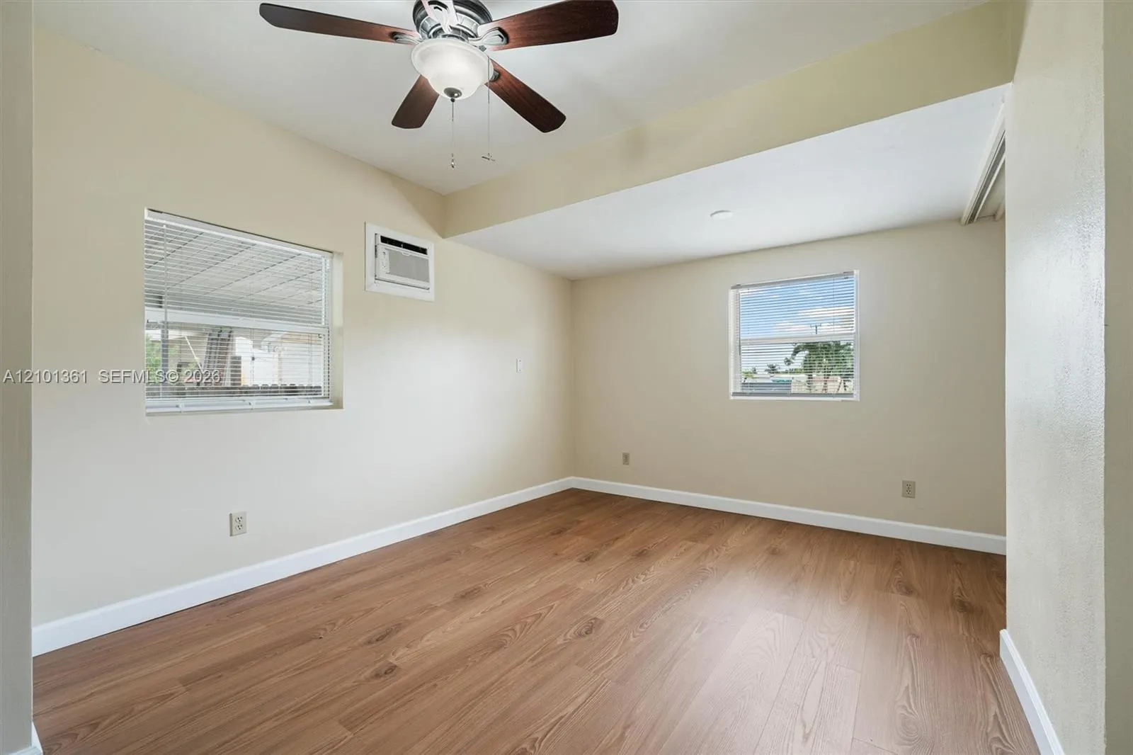 10 SW 11th Street