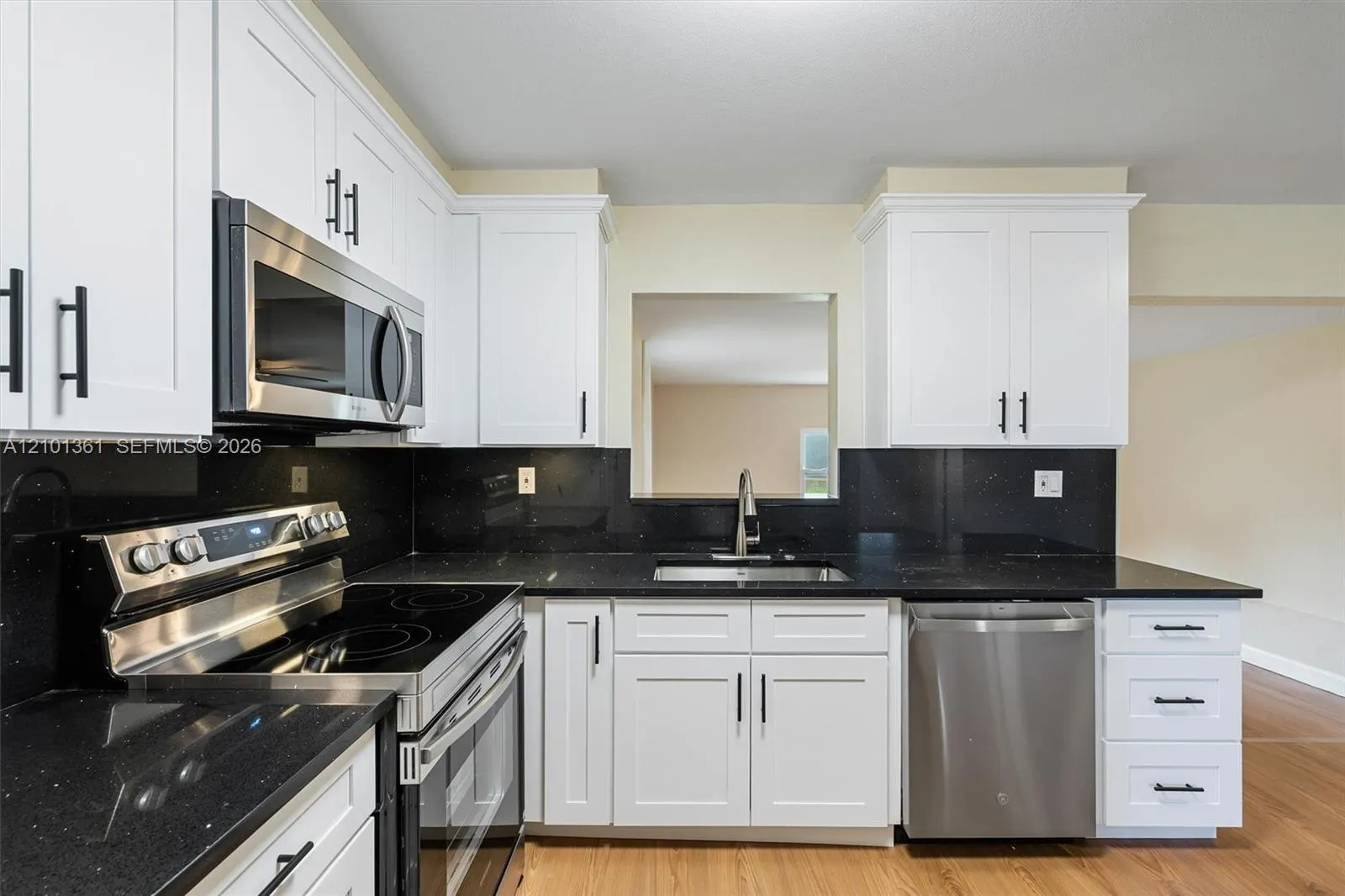 10 SW 11th Street