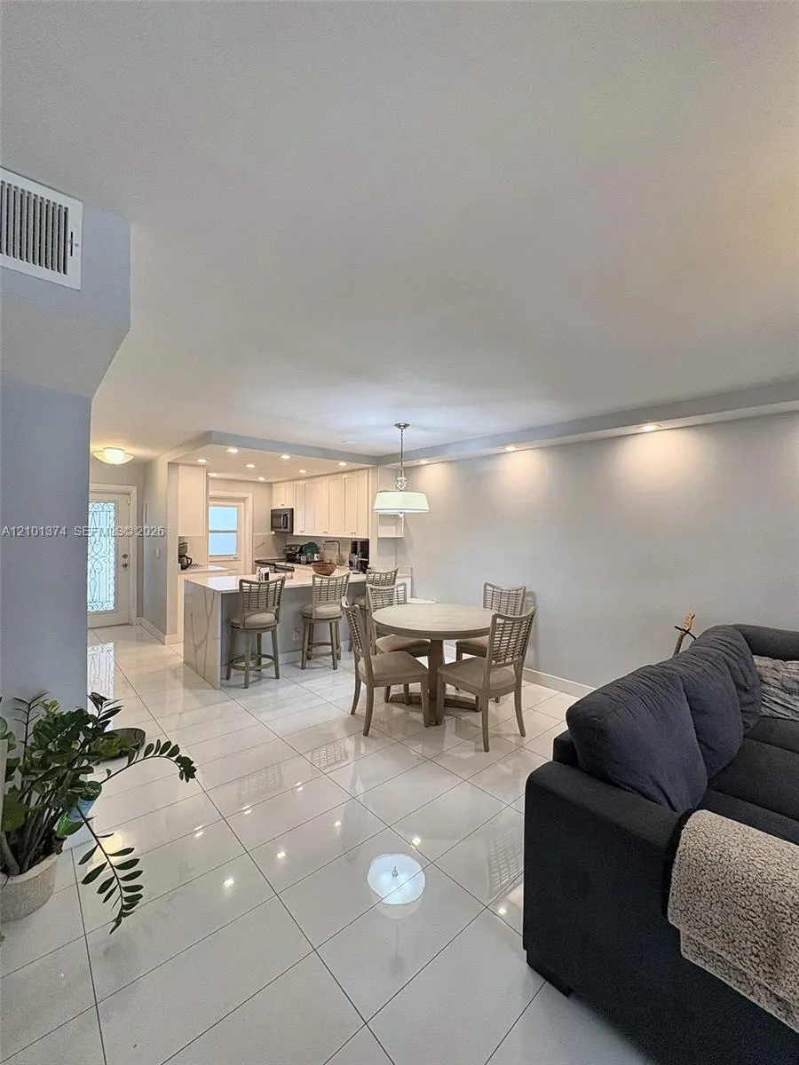 1040 SE 4th Avenue #133