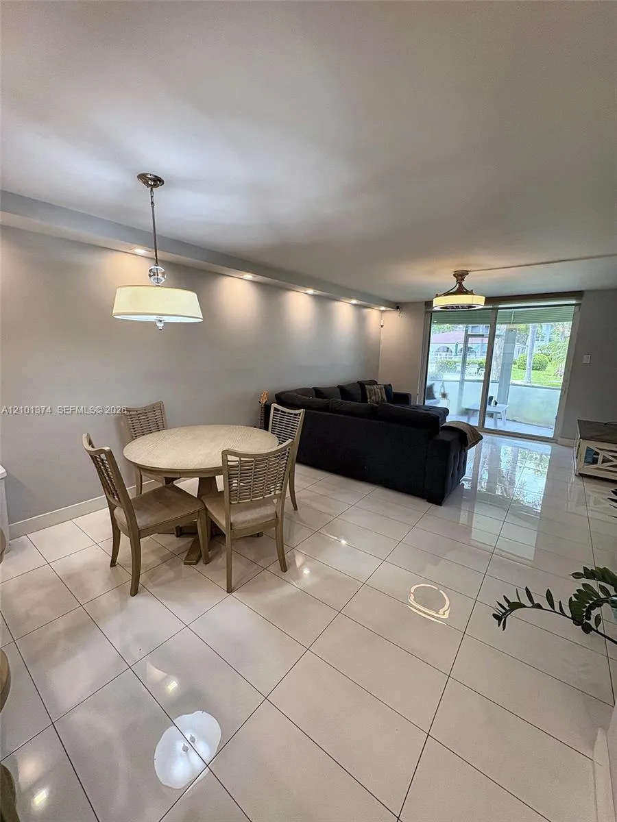 1040 SE 4th Avenue #133