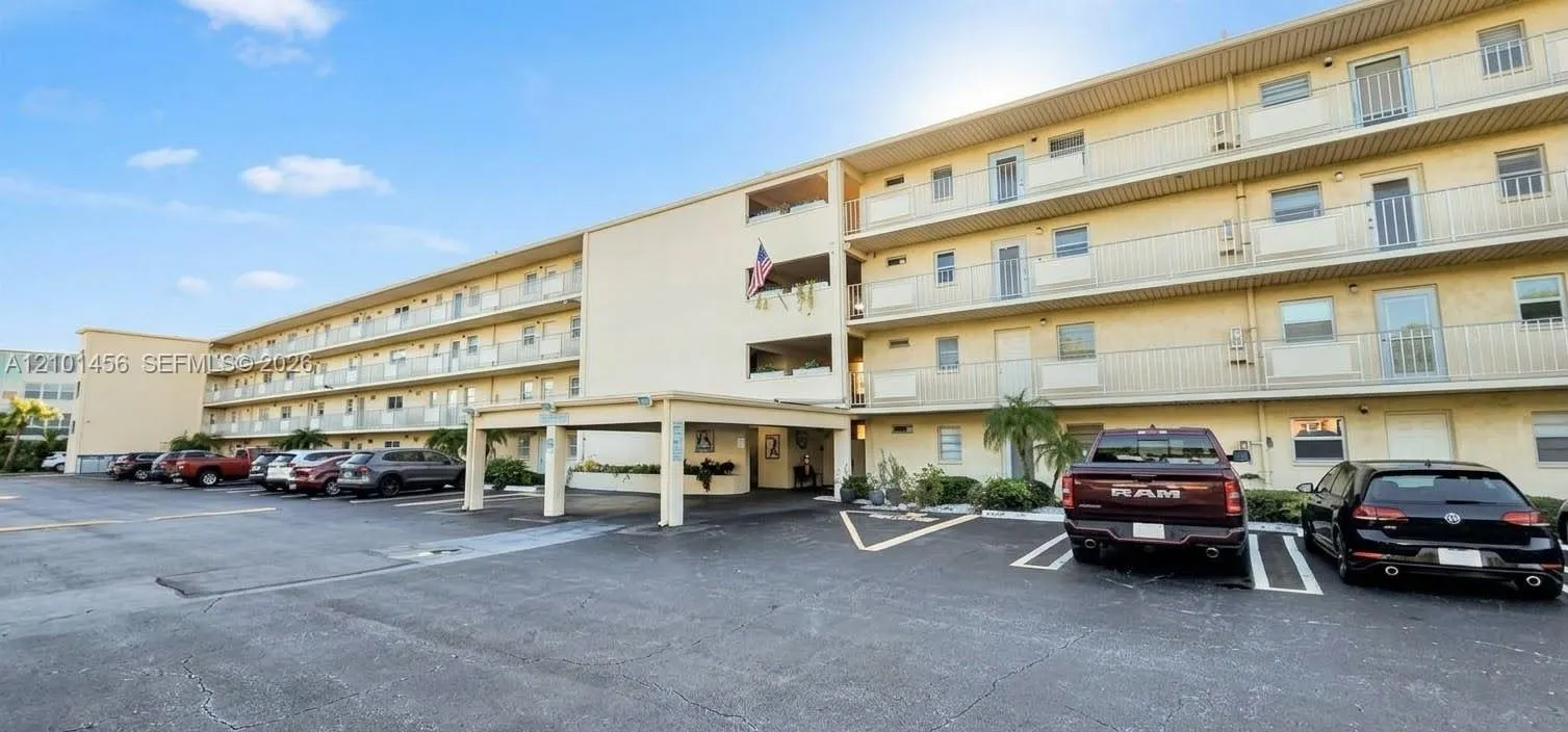 2615 NE 3rd Court #1060