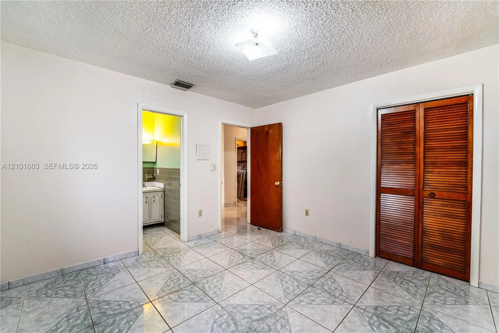 320 E 19th Street