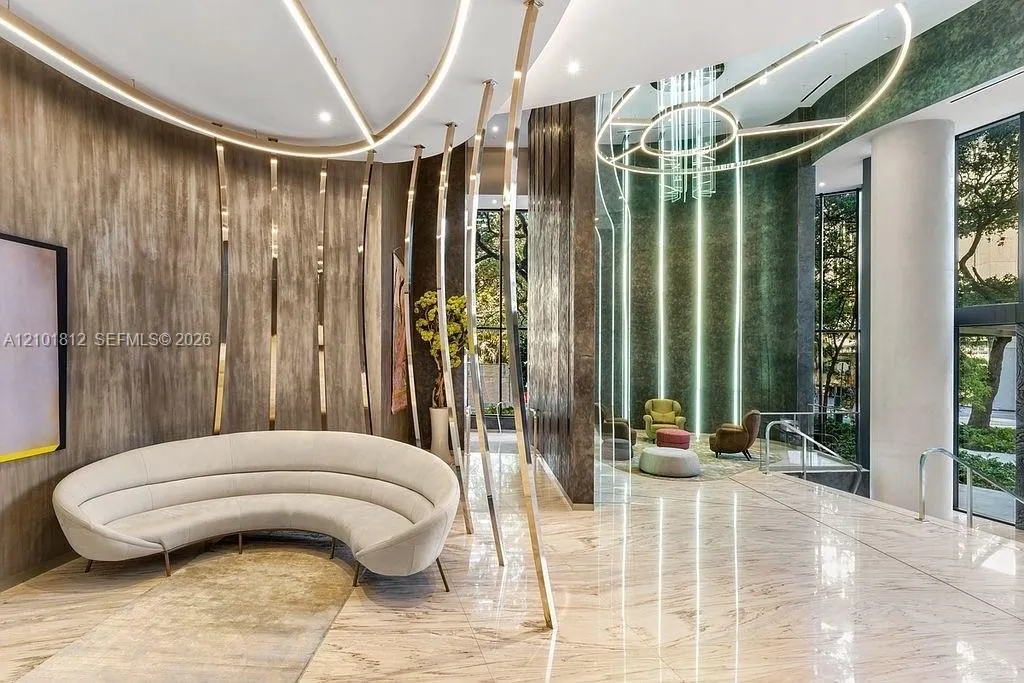 1000 Brickell Plaza #3904