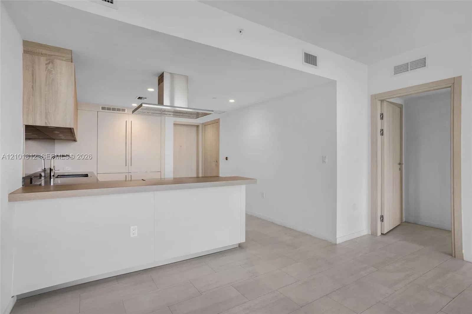 1000 Brickell Plaza #3904