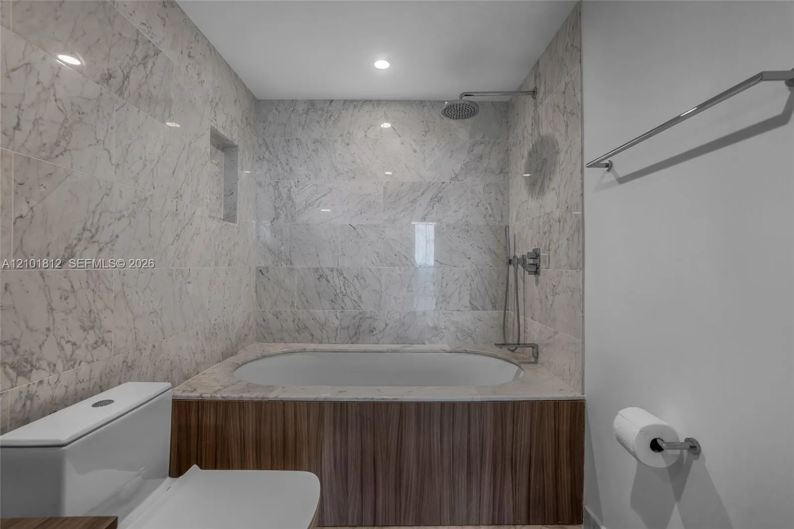 1000 Brickell Plaza #3904