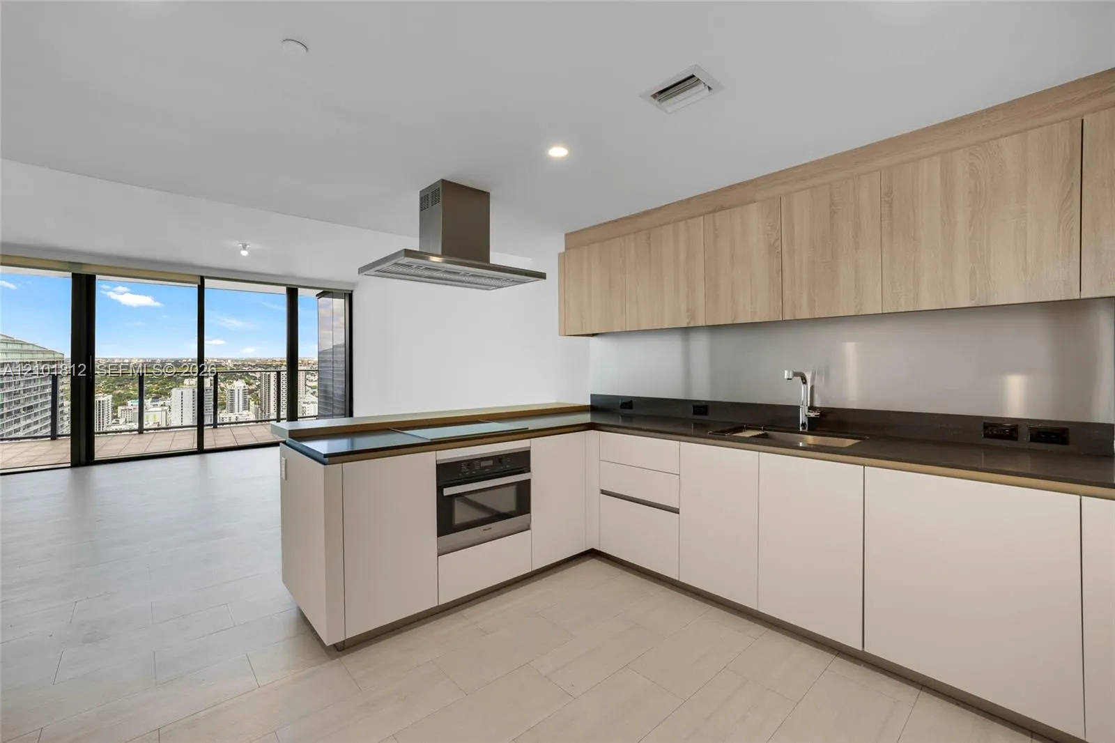 1000 Brickell Plaza #3904