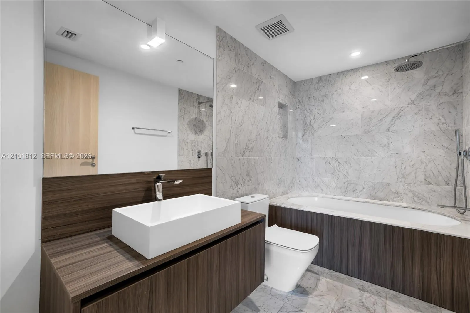 1000 Brickell Plaza #3904