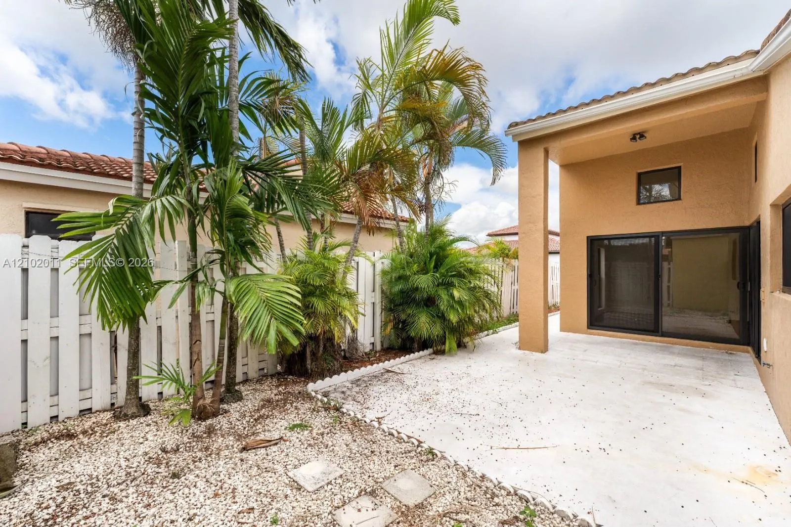 561 SW 88th Place W
