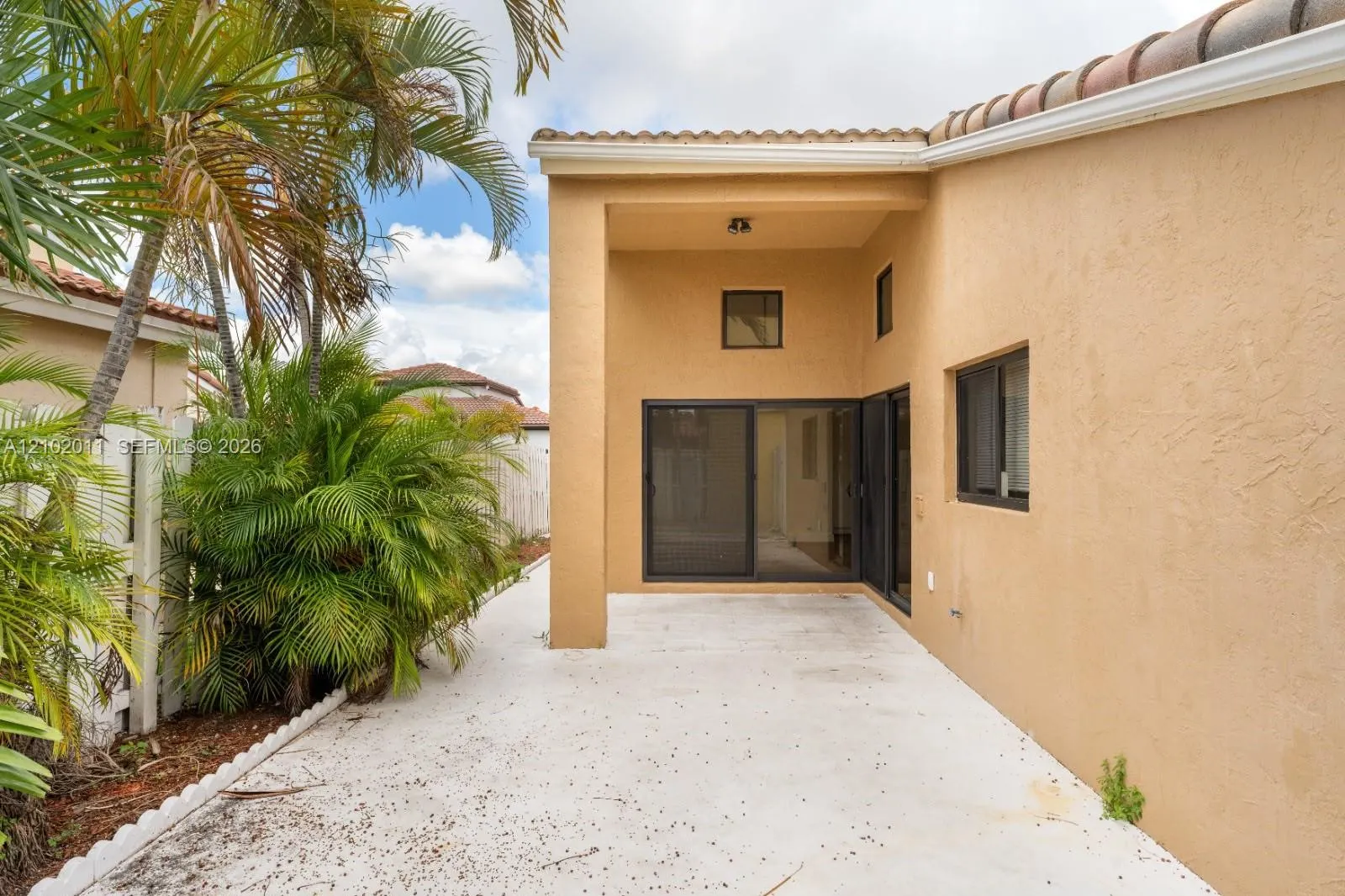 561 SW 88th Place W