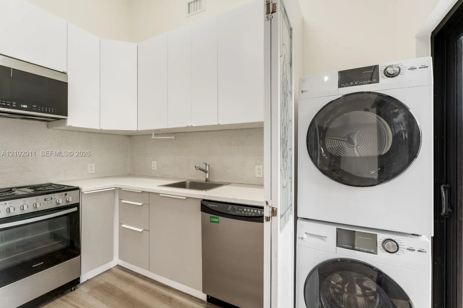 561 SW 88th Place W