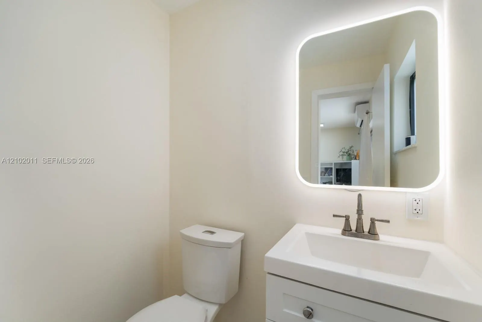 561 SW 88th Place W