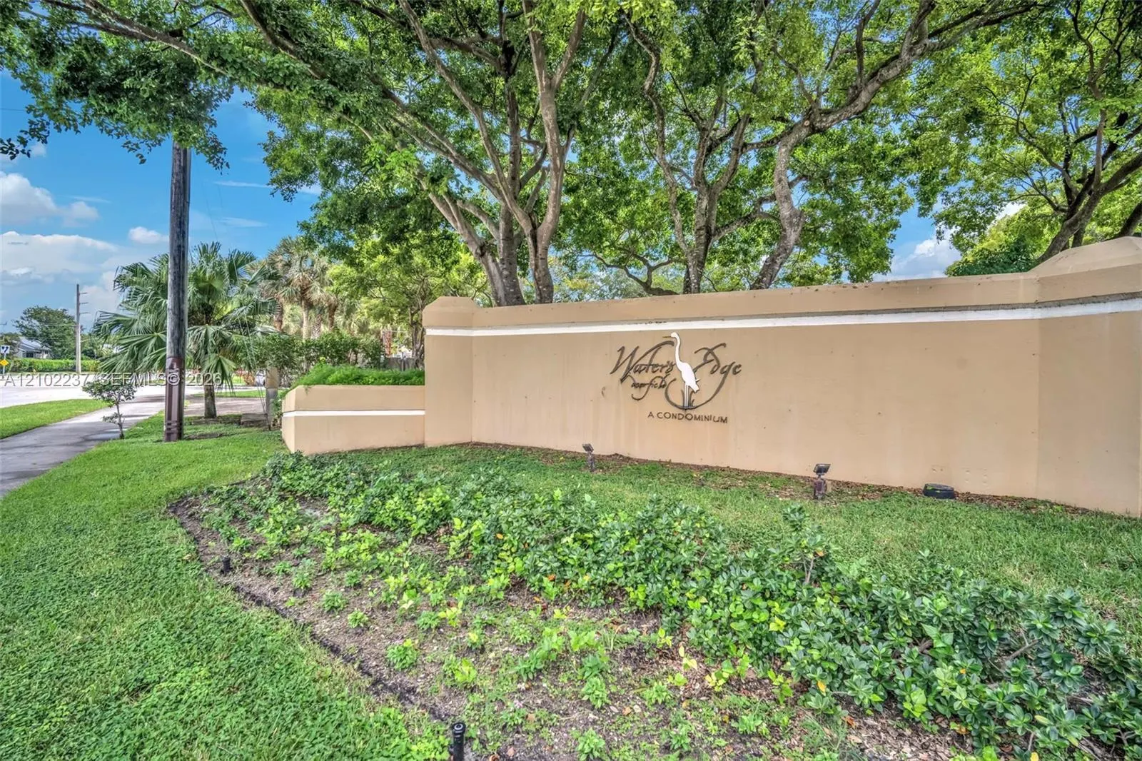 840 Cypress Park Way #M3