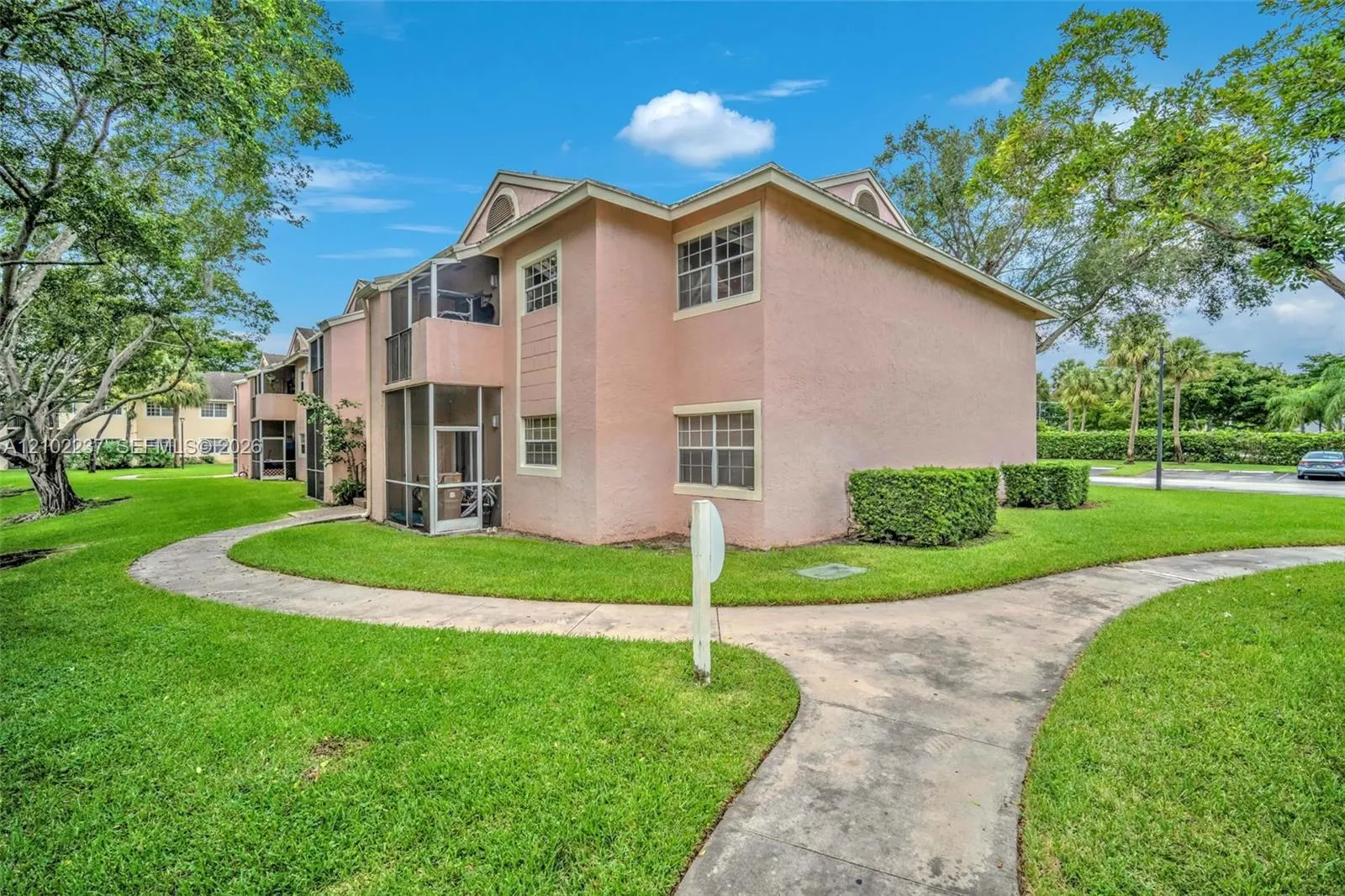 840 Cypress Park Way #M3