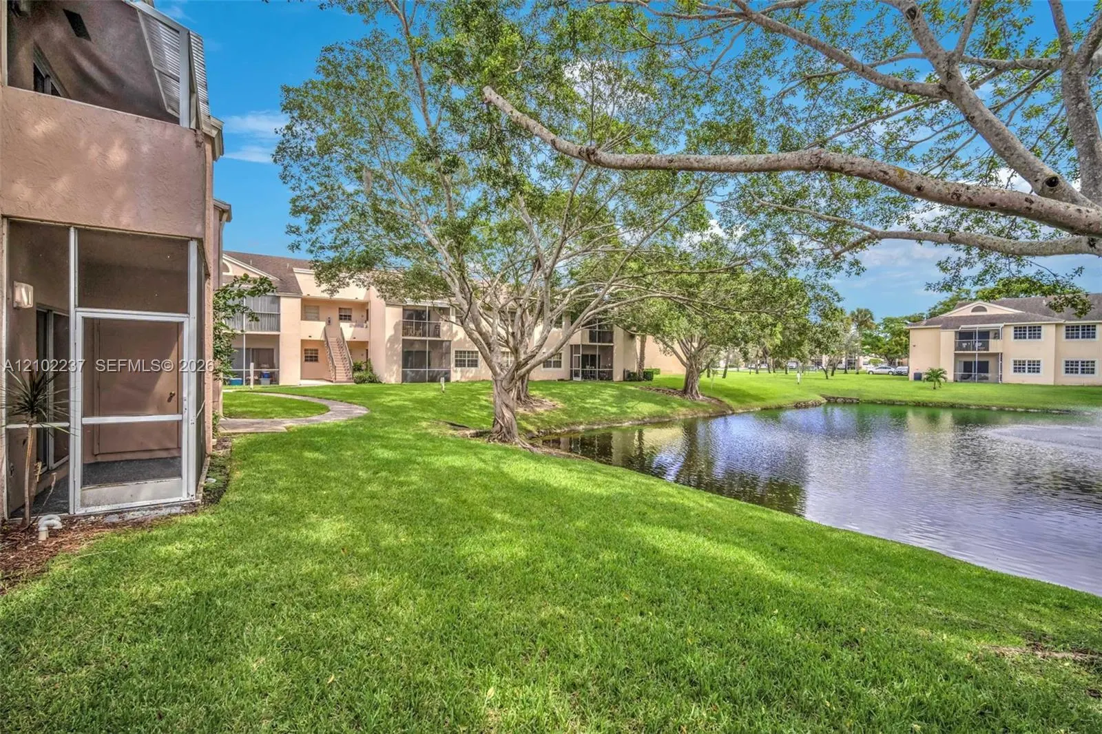 840 Cypress Park Way #M3