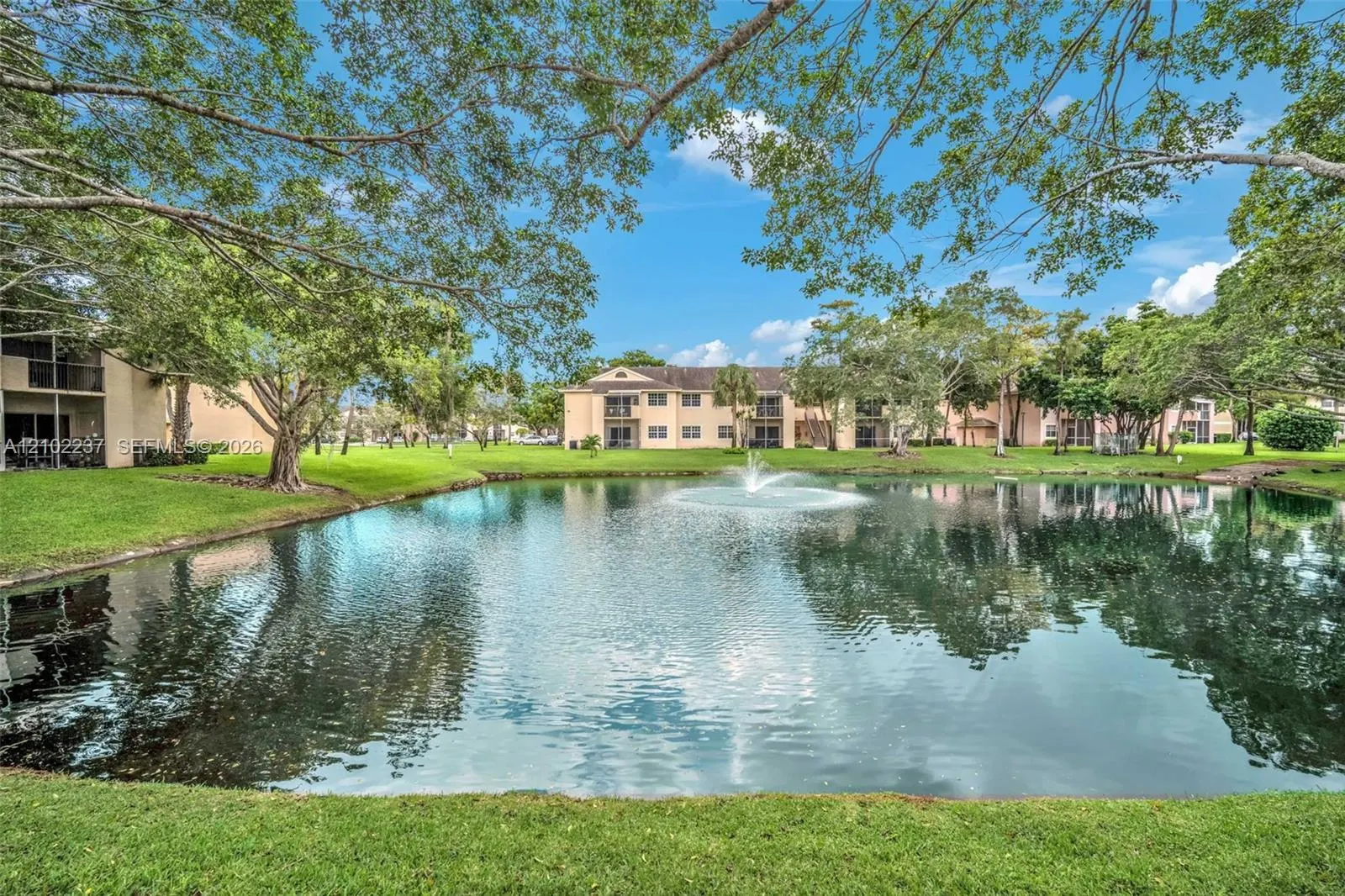 840 Cypress Park Way #M3