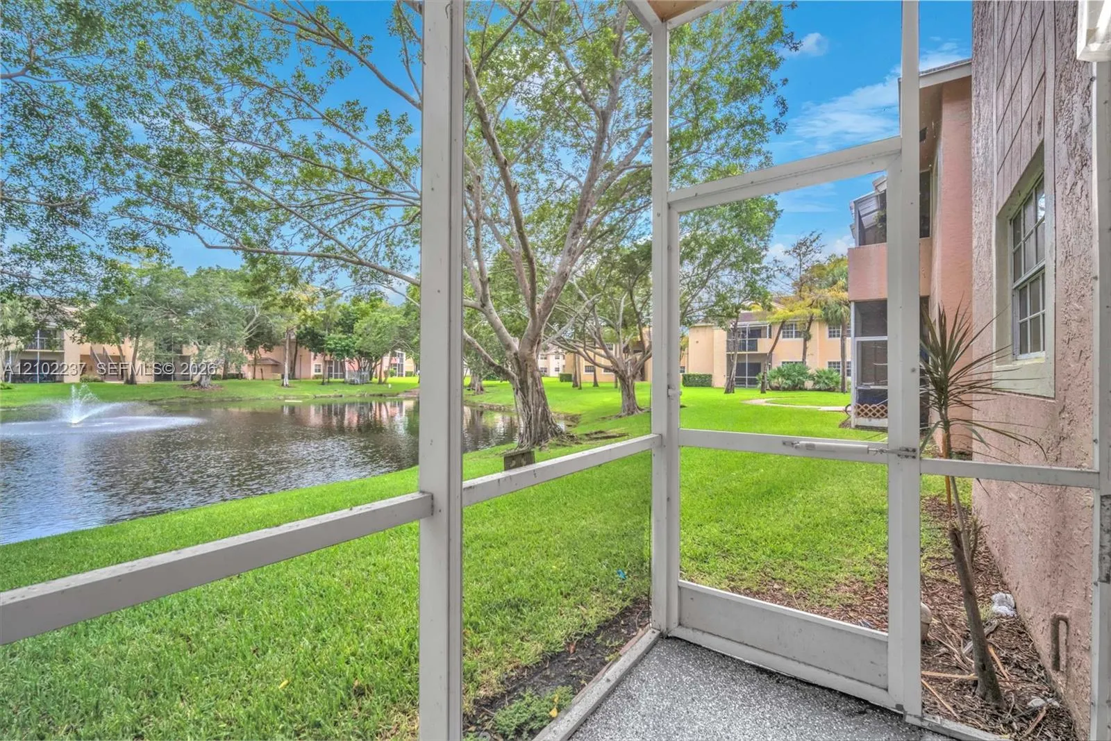 840 Cypress Park Way #M3