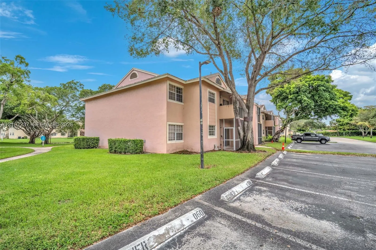 840 Cypress Park Way #M3