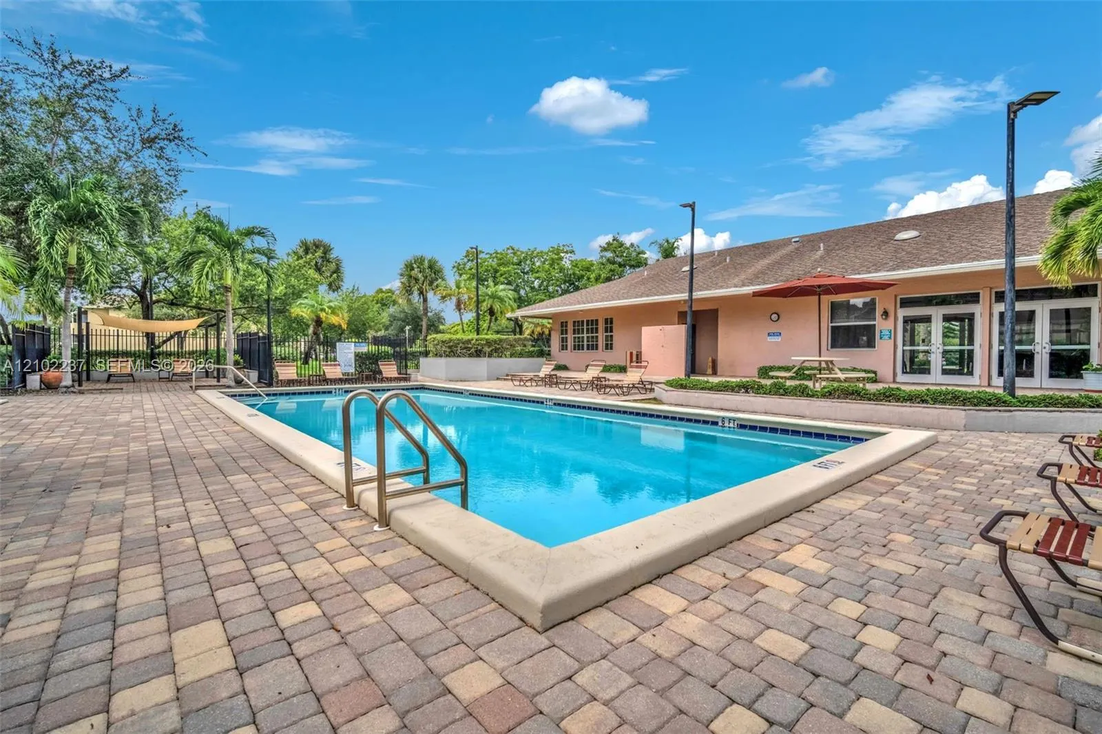 840 Cypress Park Way #M3