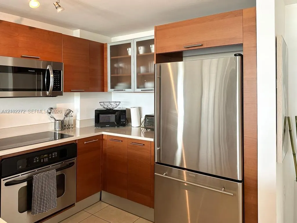3250 NE 1st Avenue #810