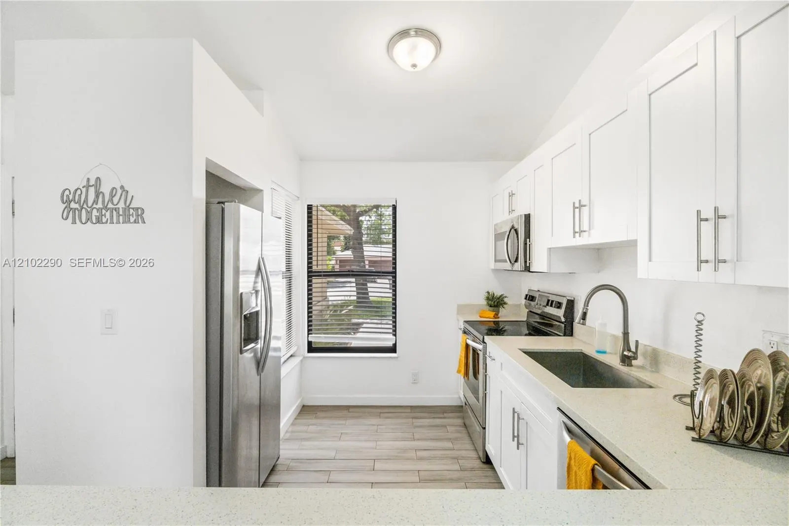 1200 Hyacinth Place #0