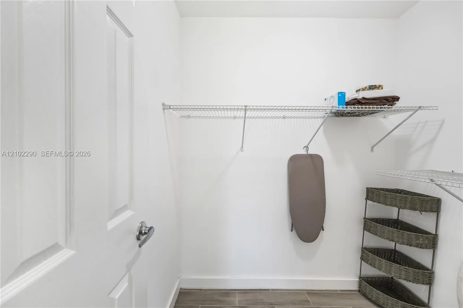 1200 Hyacinth Place #0