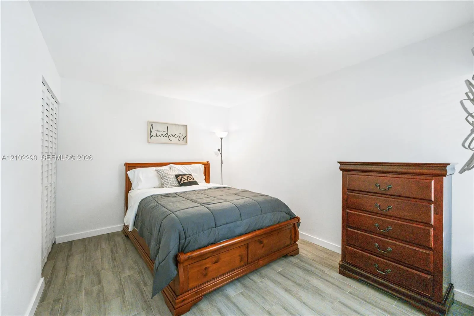 1200 Hyacinth Place #0