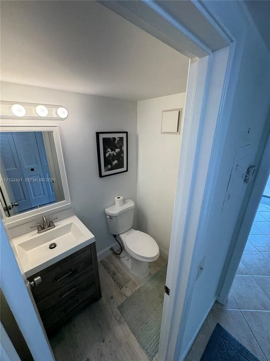 245 Markham L #245