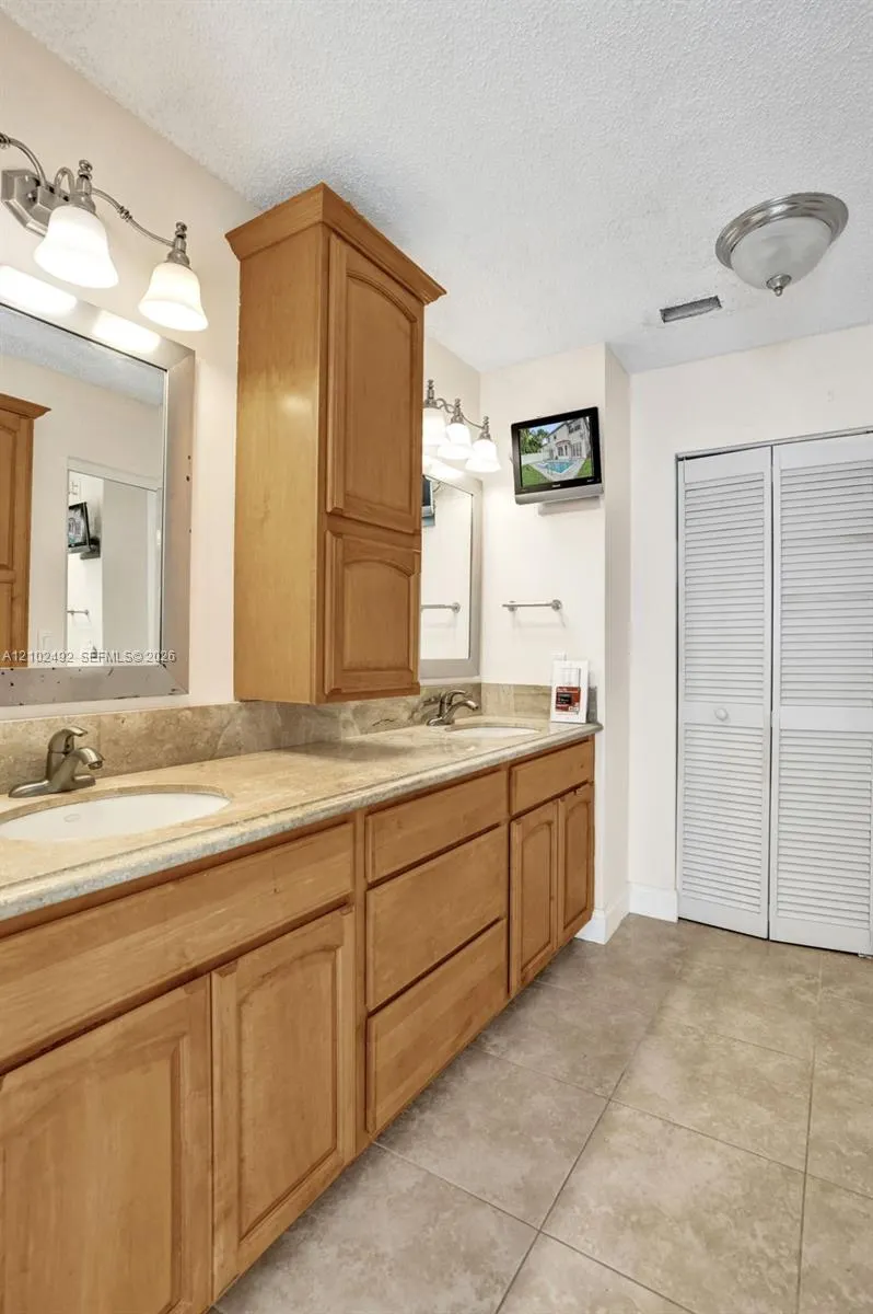 7860 NW 28th Street