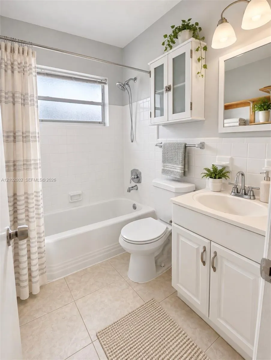 920 NE 40th Street #3
