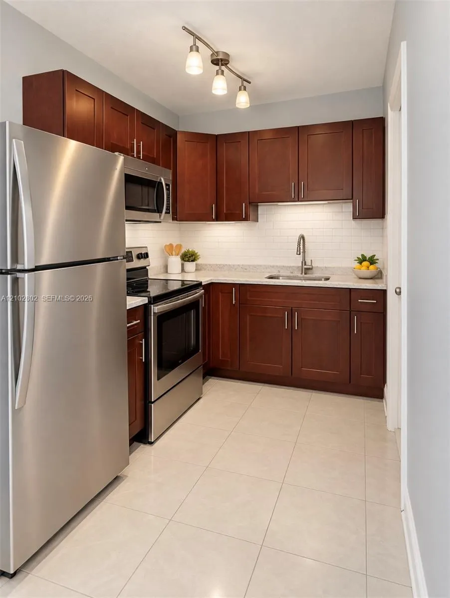 920 NE 40th Street #3