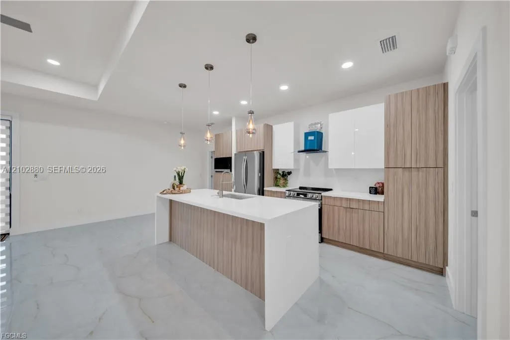 1909 NE 19th Place