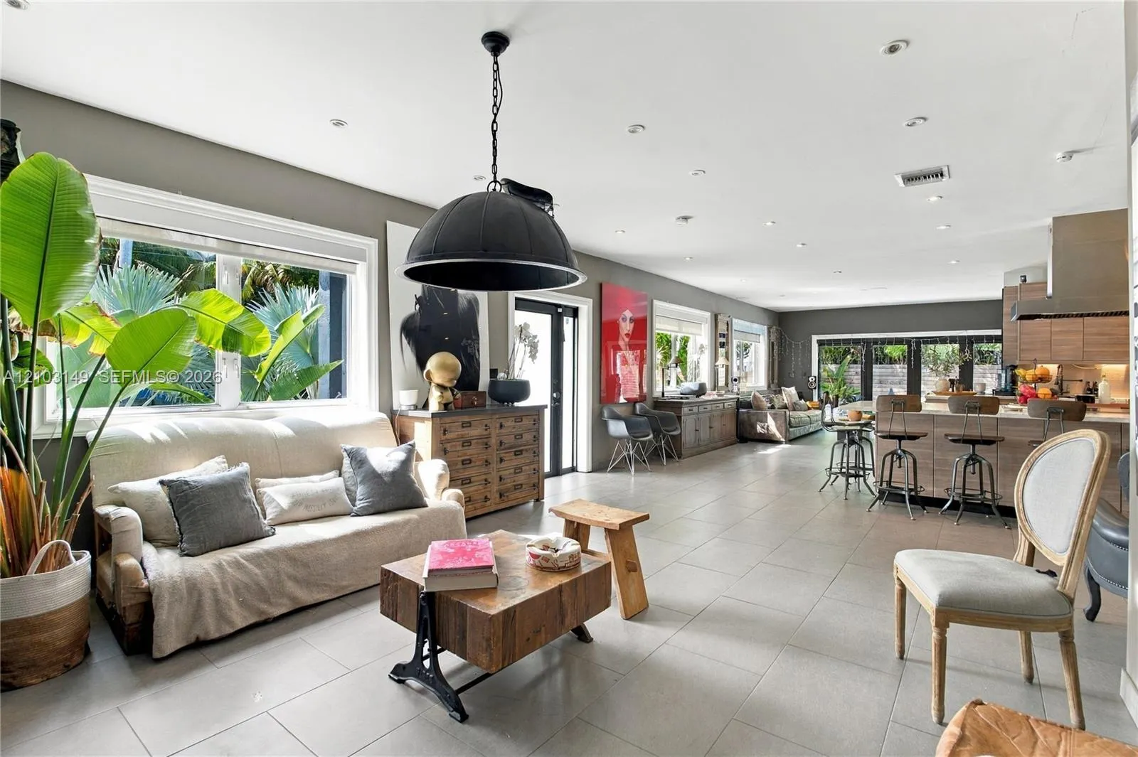 405 W Dilido Drive