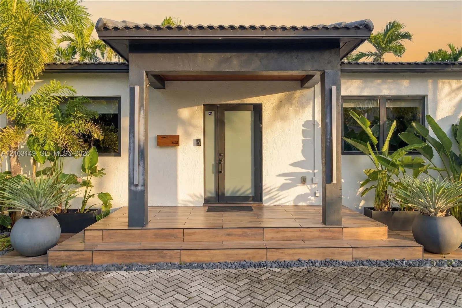 405 W Dilido Drive