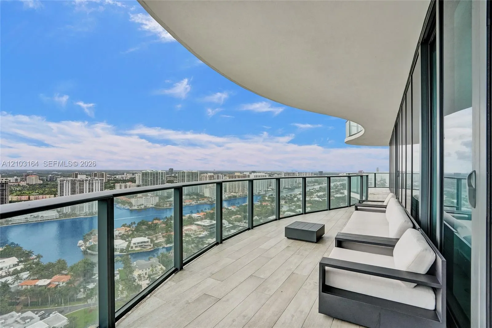 19575 Collins Avenue #33