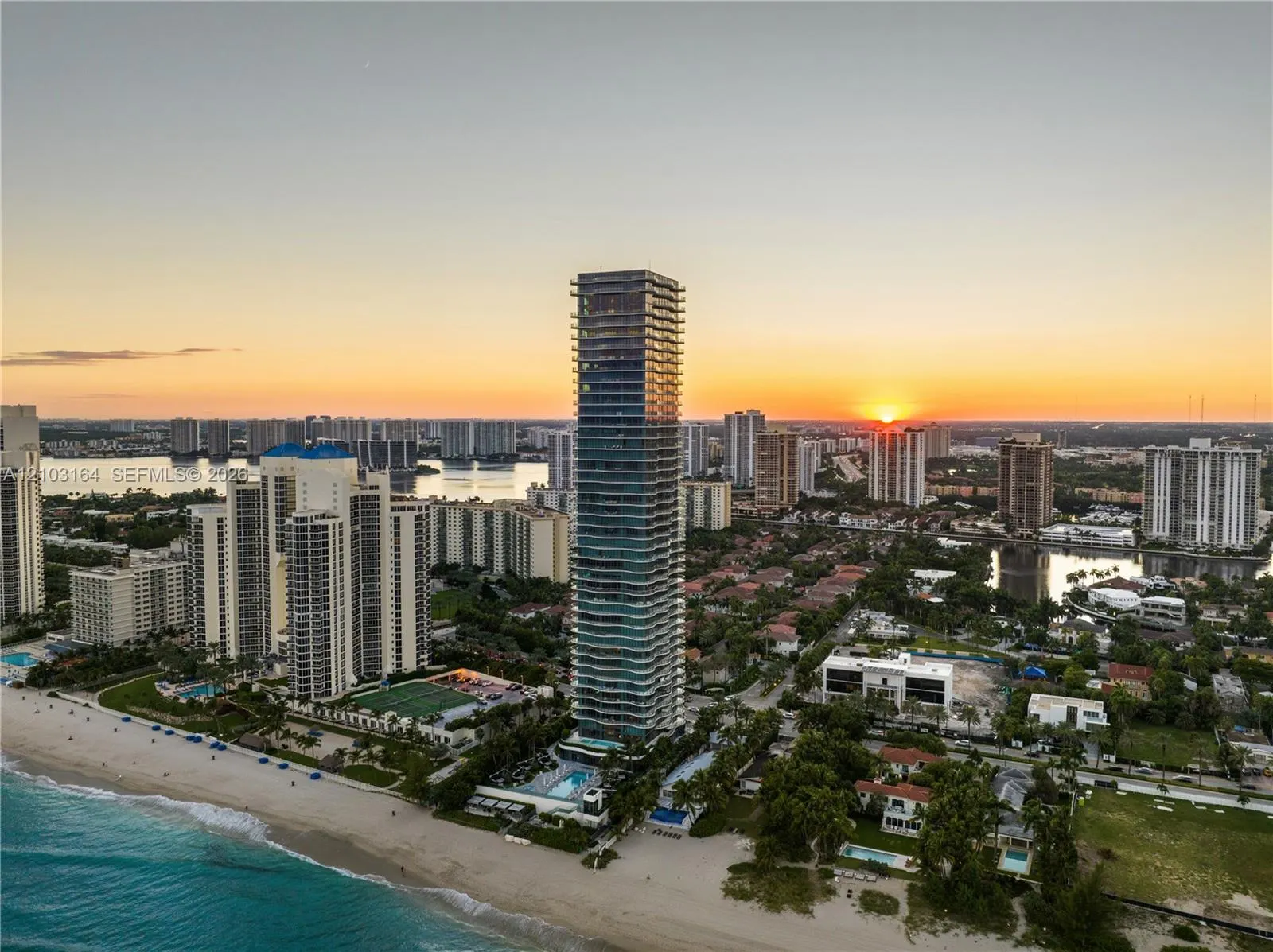 19575 Collins Avenue #33