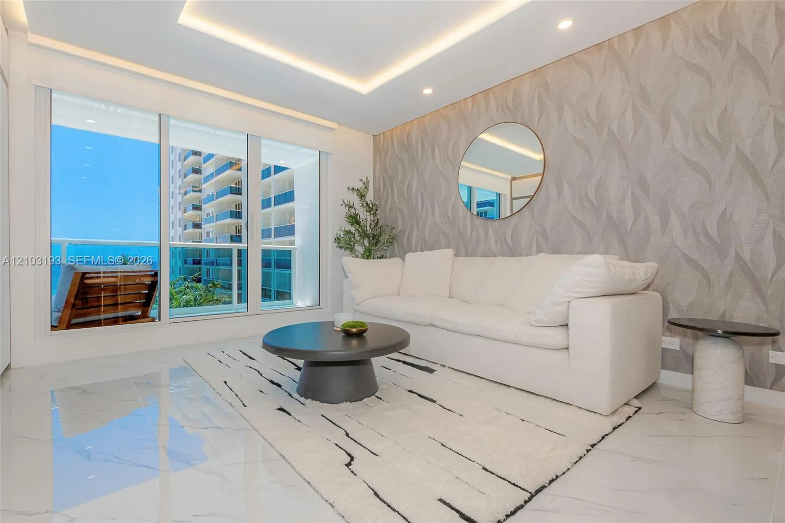 2301 Collins Avenue #825
