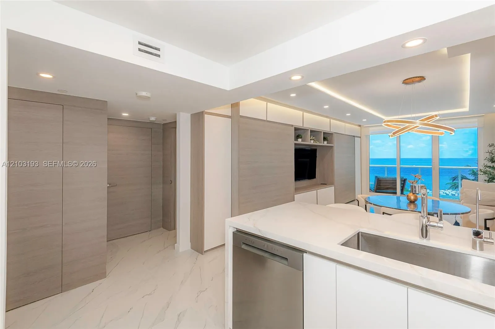 2301 Collins Avenue #825