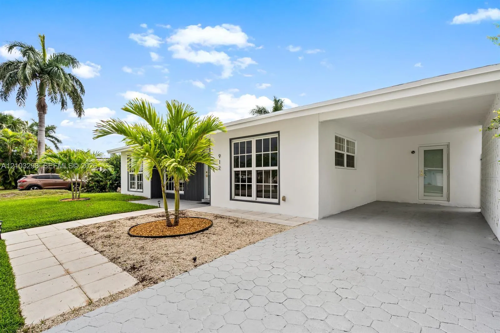912 SE 16th Place