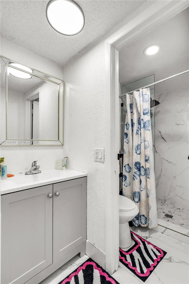 5850 NW 57th Avenue #3