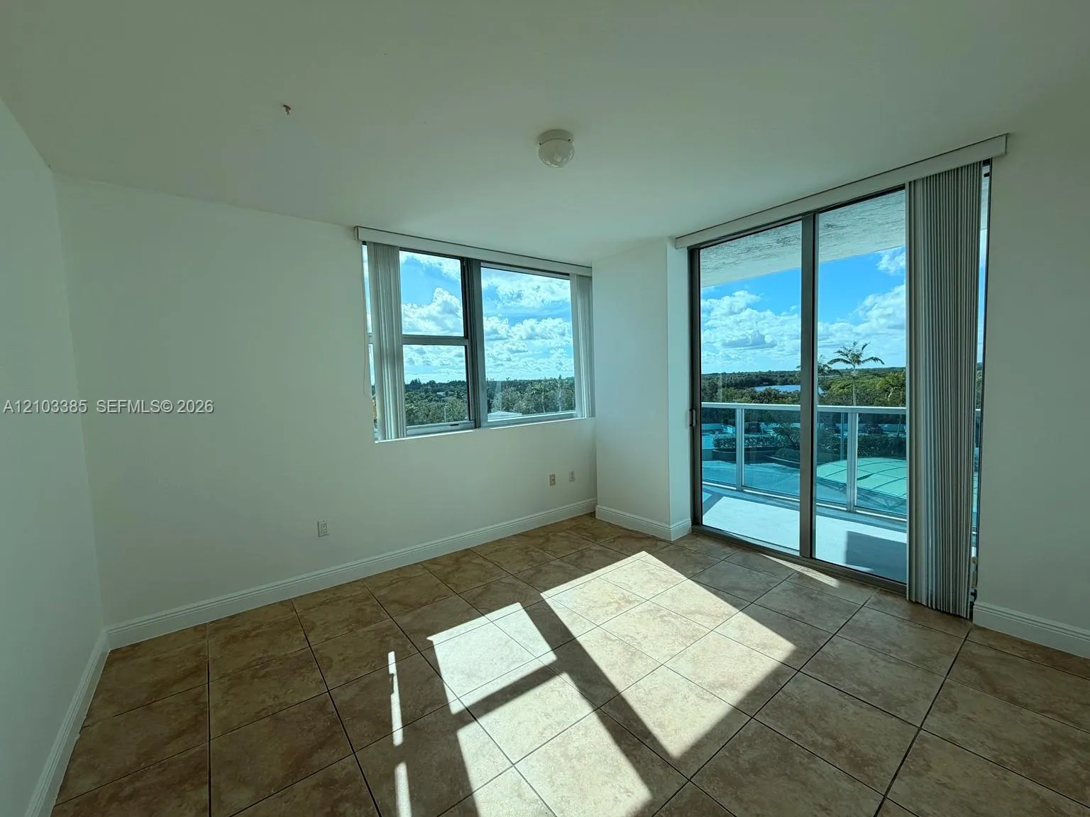 2641 N Flamingo Road #701N