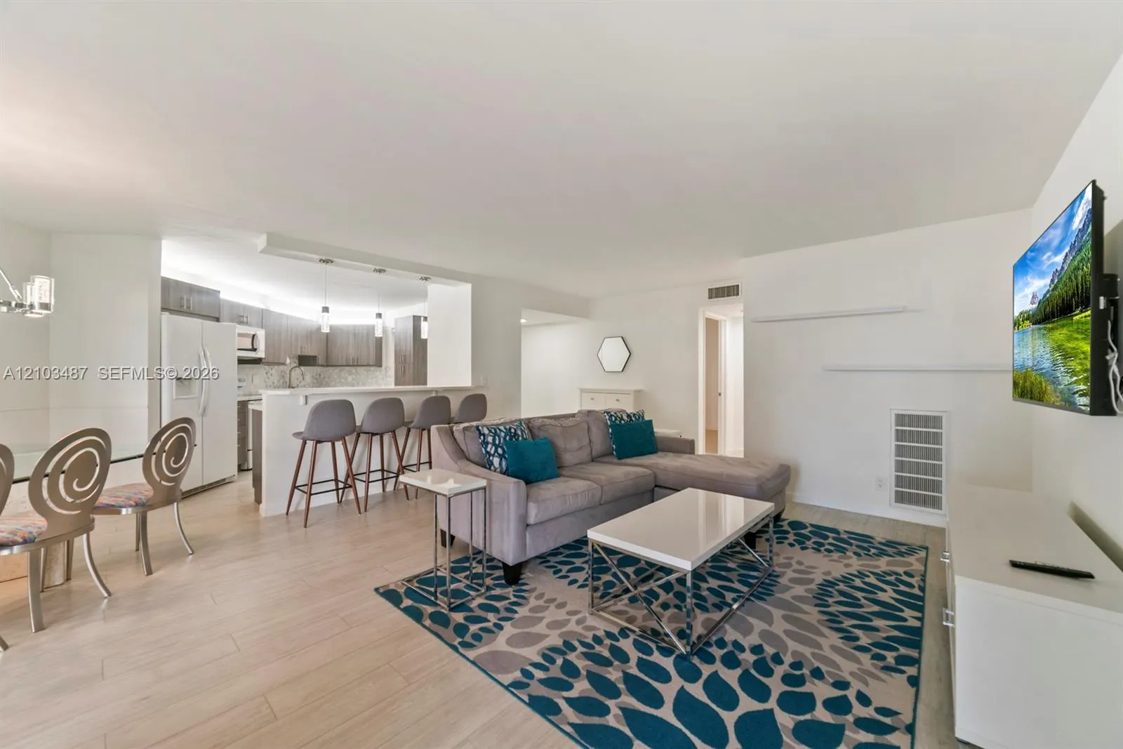 5850 Camino Del Sol #206