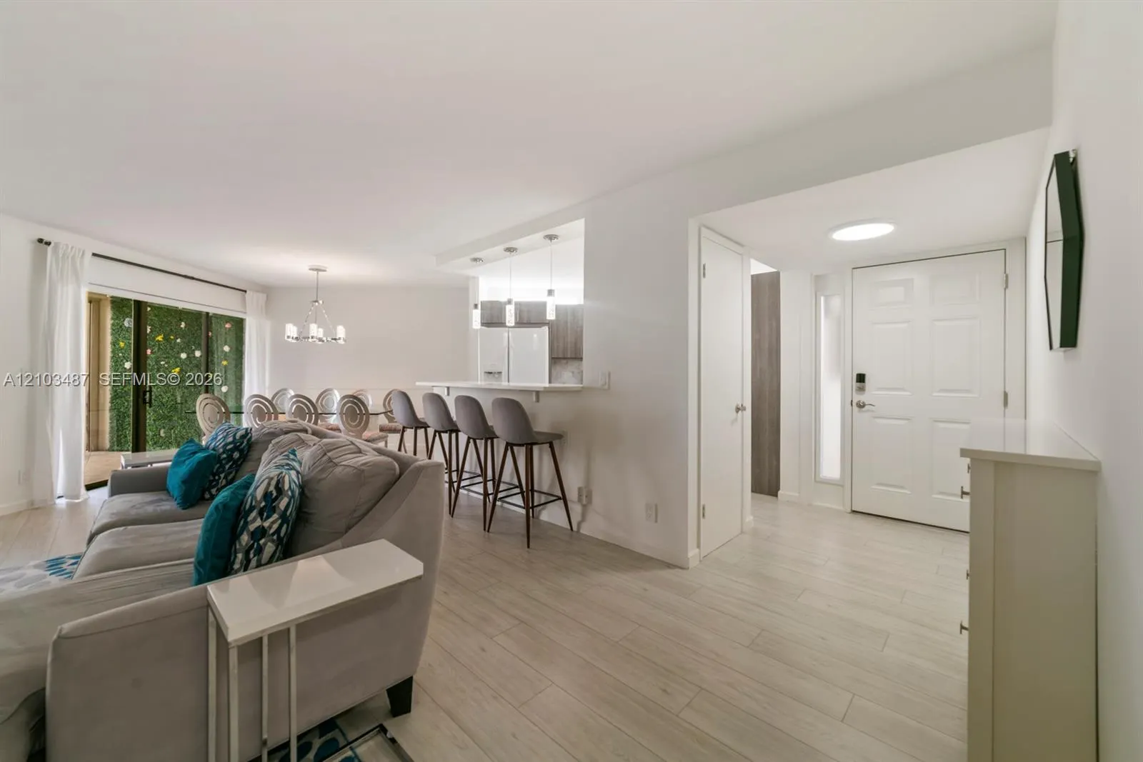 5850 Camino Del Sol #206