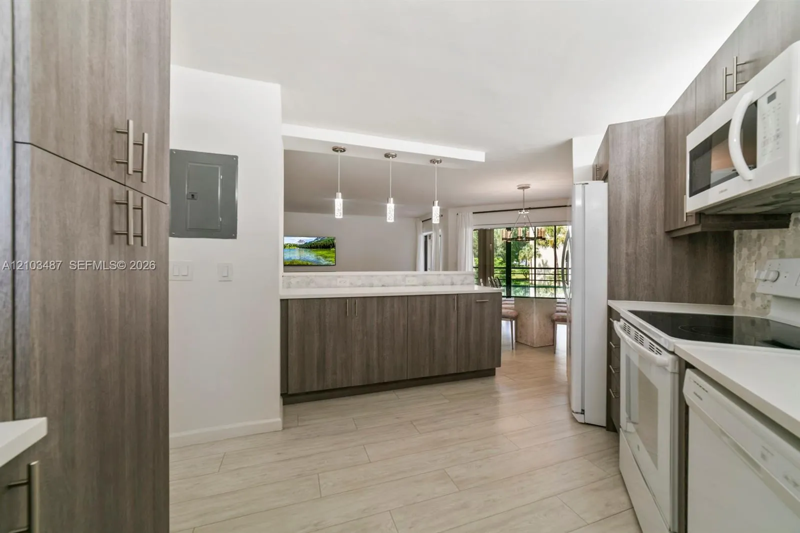 5850 Camino Del Sol #206