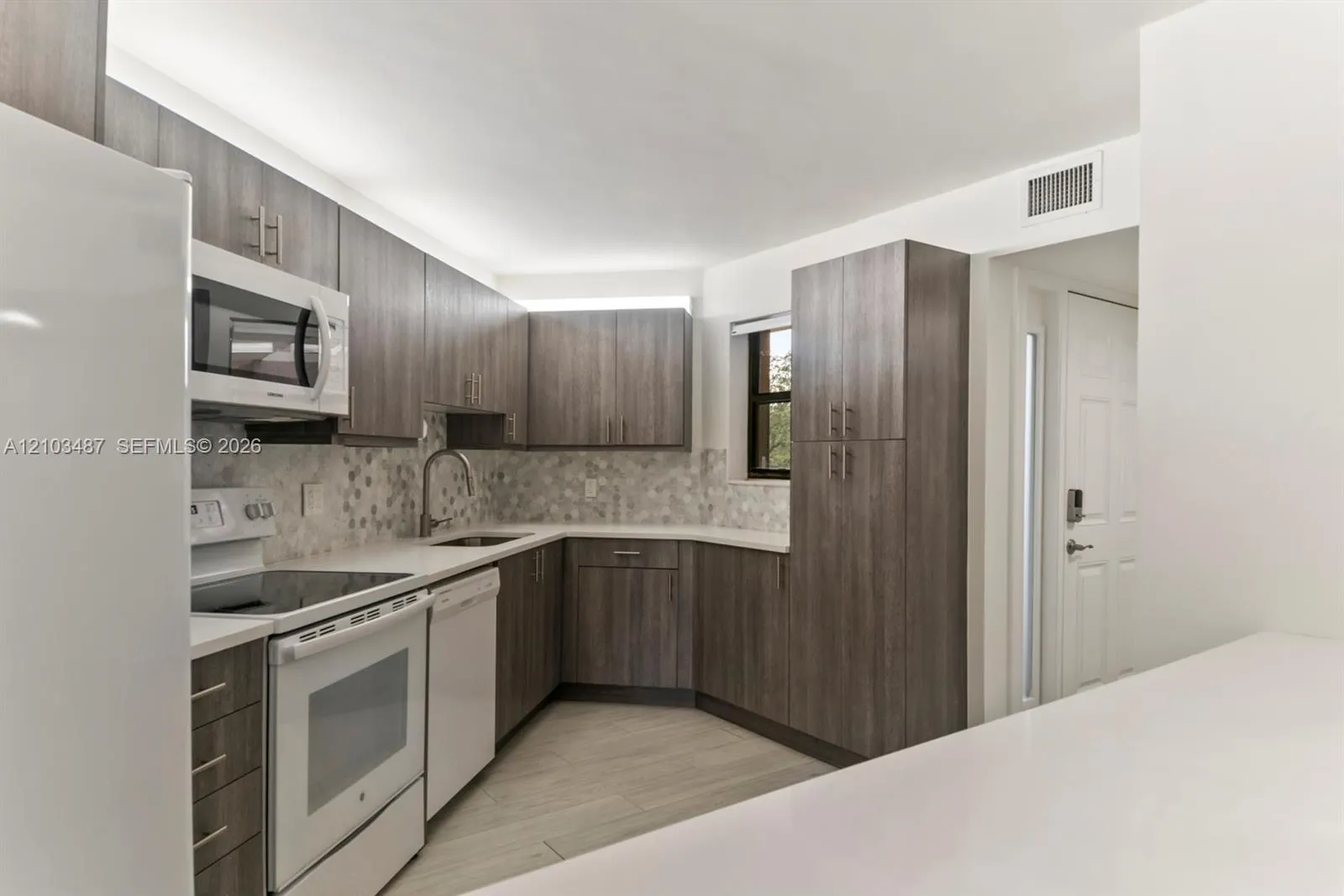 5850 Camino Del Sol #206