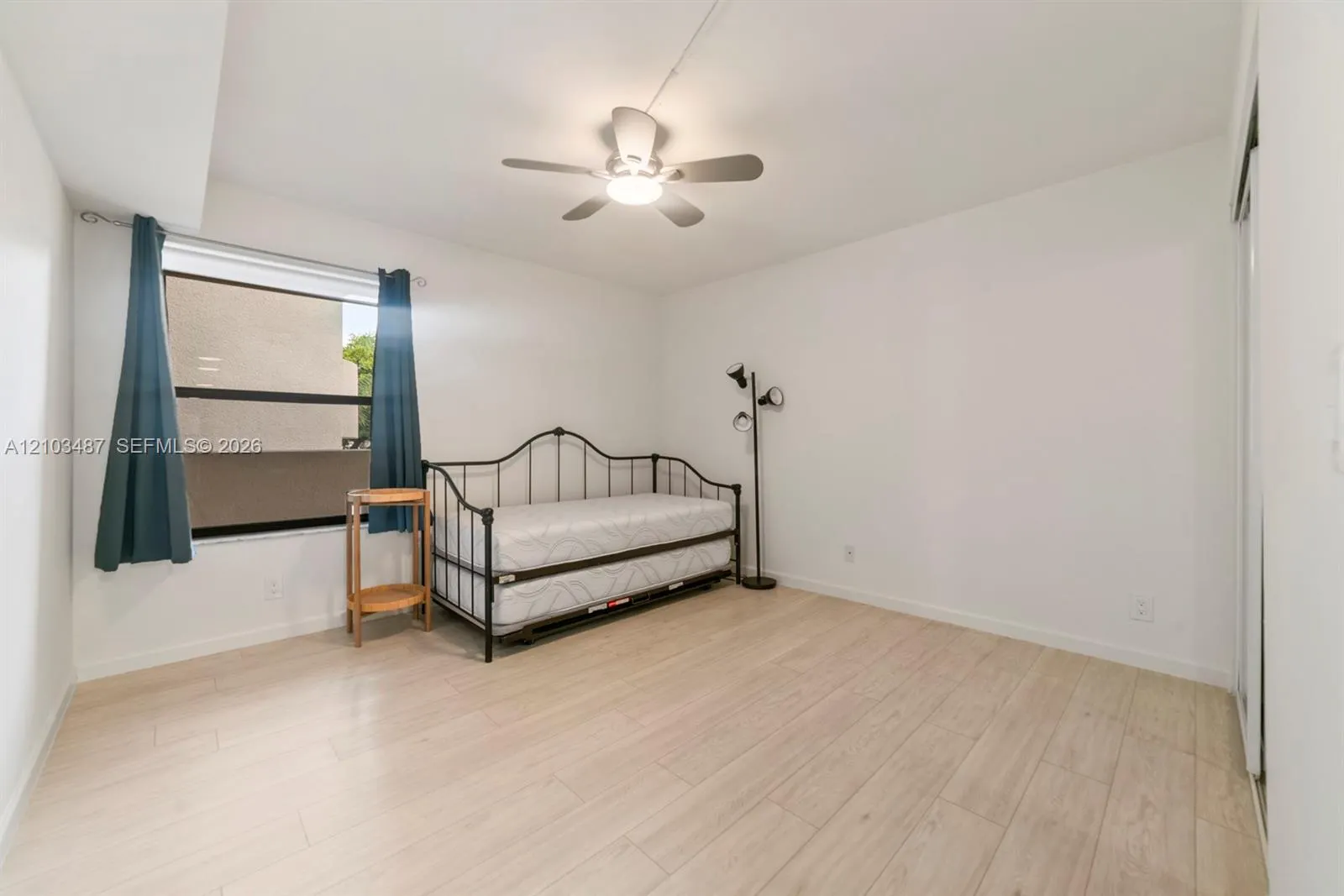 5850 Camino Del Sol #206