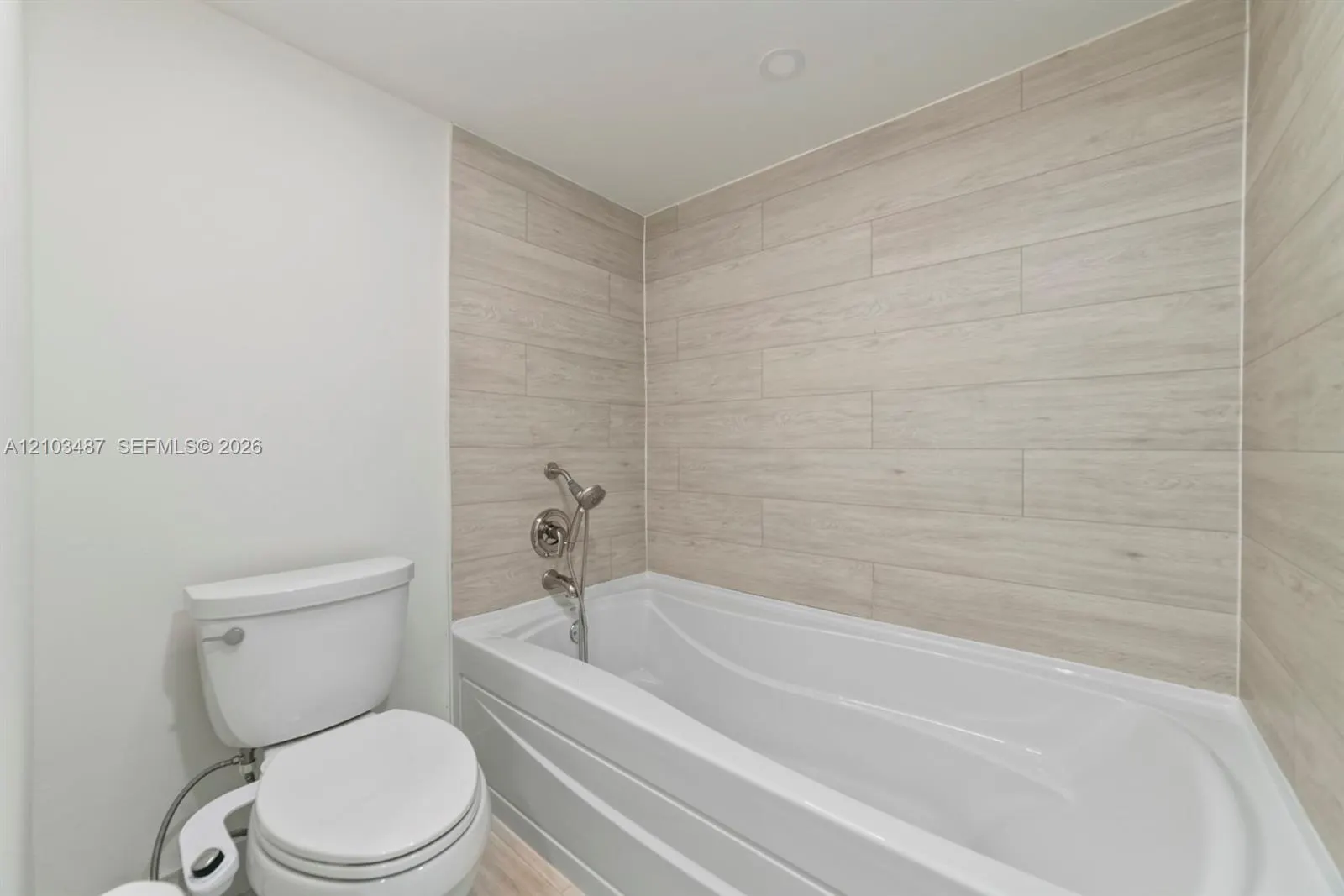 5850 Camino Del Sol #206