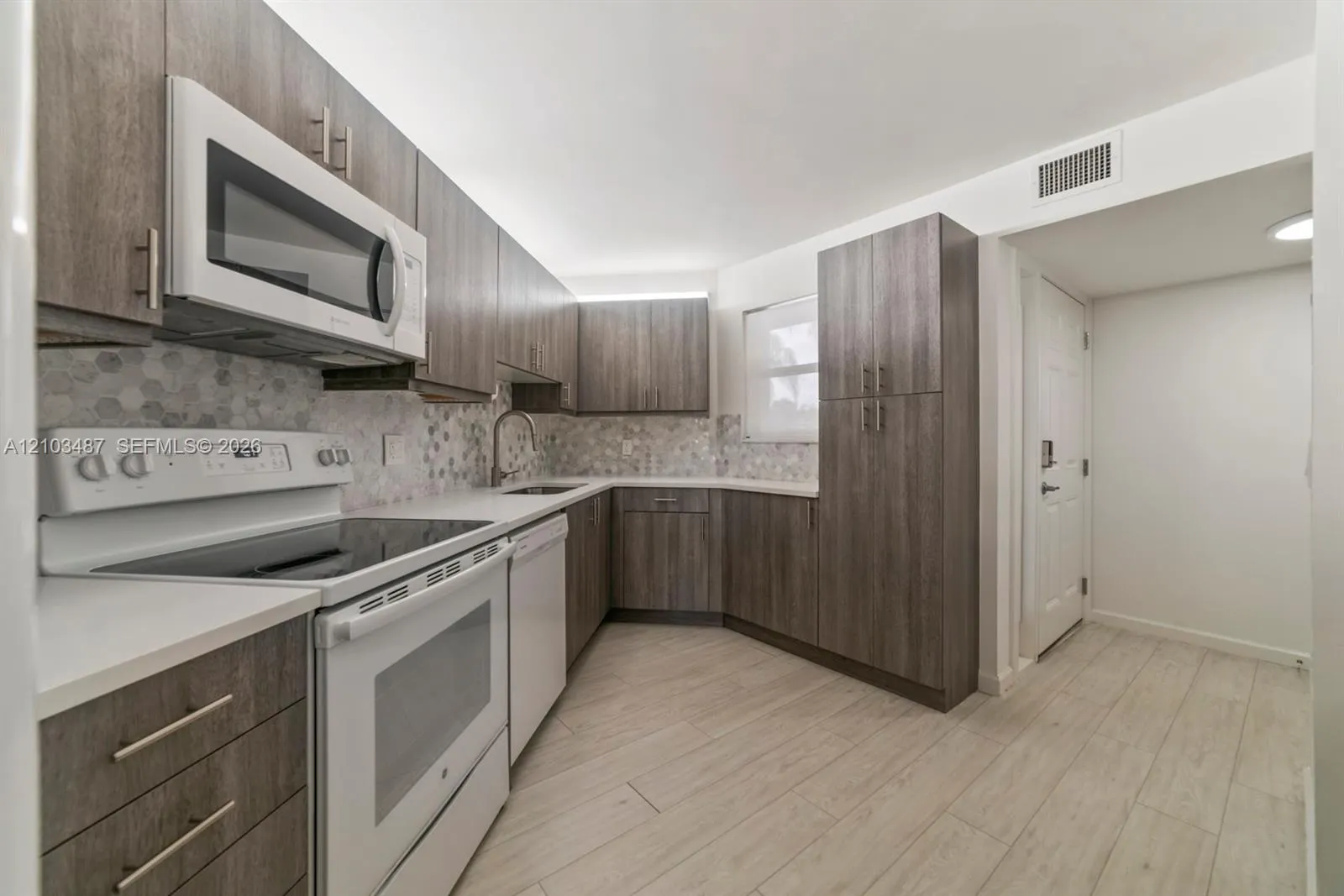 5850 Camino Del Sol #206