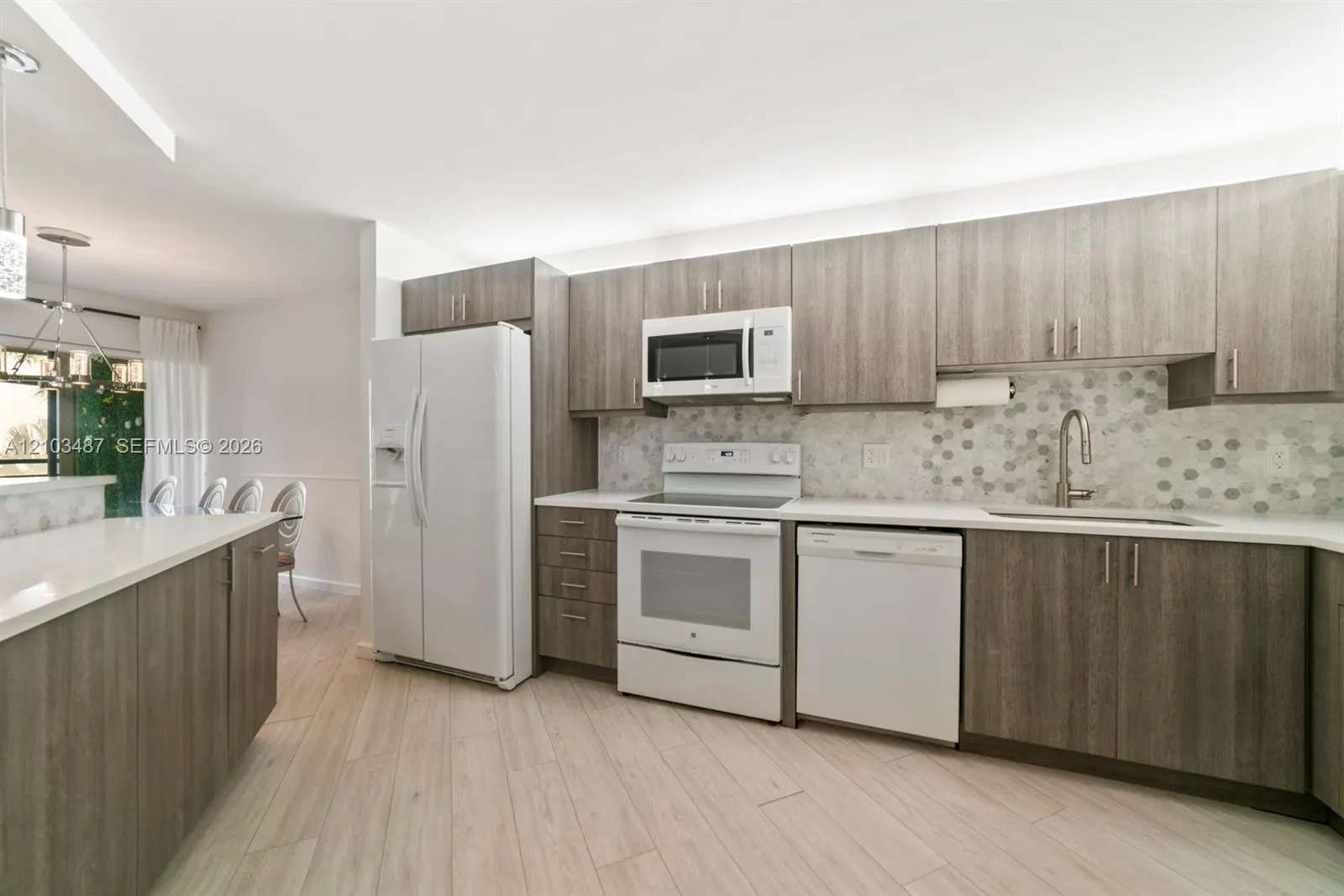 5850 Camino Del Sol #206